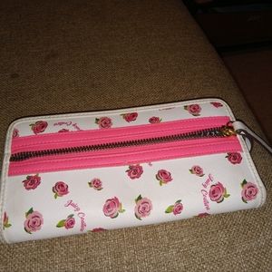 Juicy contoured wallet